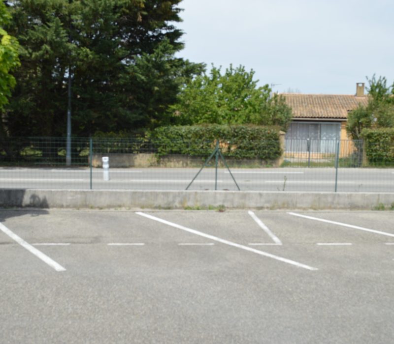 place parking devant la maison