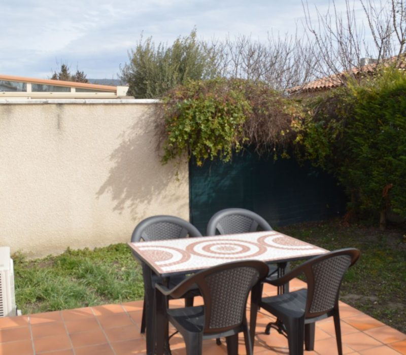 Terrasse et jardinet
